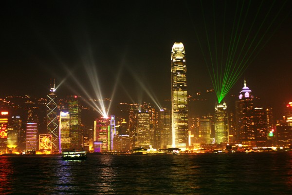 hong-kong-skyline-light-show Hong Kong laser show.
