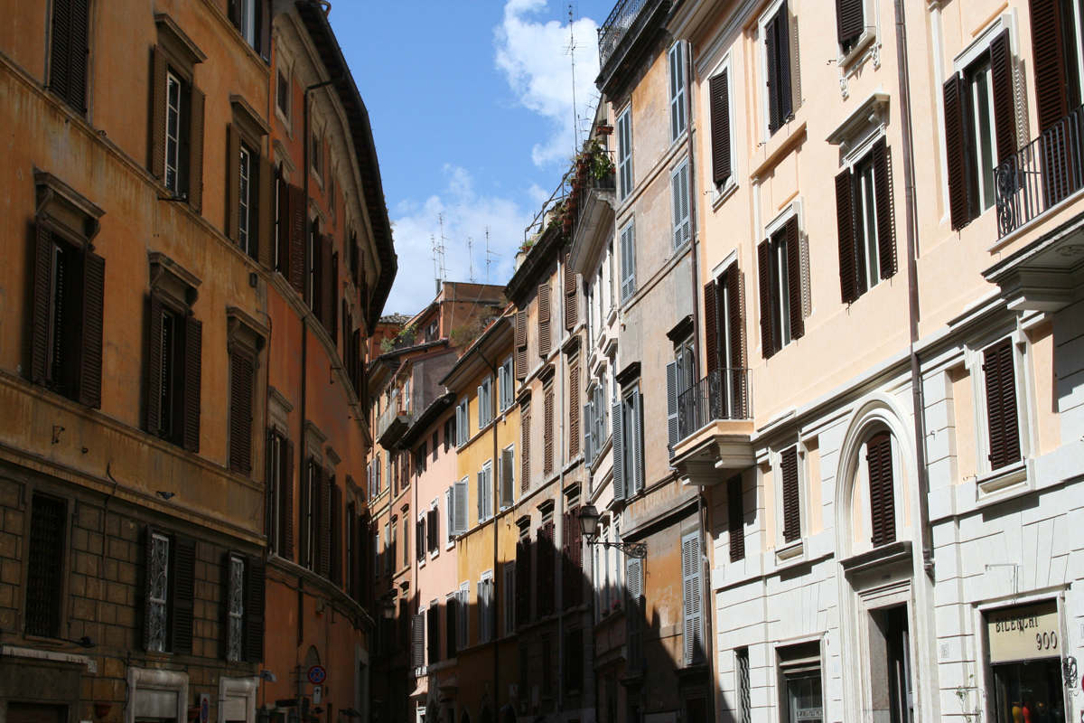 rome-italy-building-jewish-quarter This is just one of the very many beautiful side streets in the Jewish quarter in Rome.