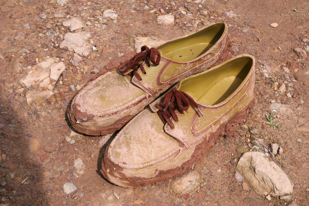 shoes-gibbon-experience The best shoes for the Gibbon Experience are the ones you get in the hut just before you board the truck. The local guides also wear these and they know why. And after all, you're not going to a Hollywood movie premier.