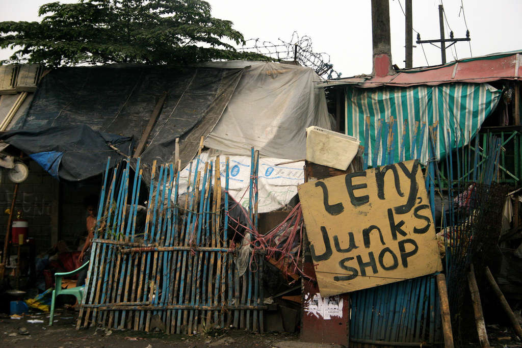 Lenys junk shop.