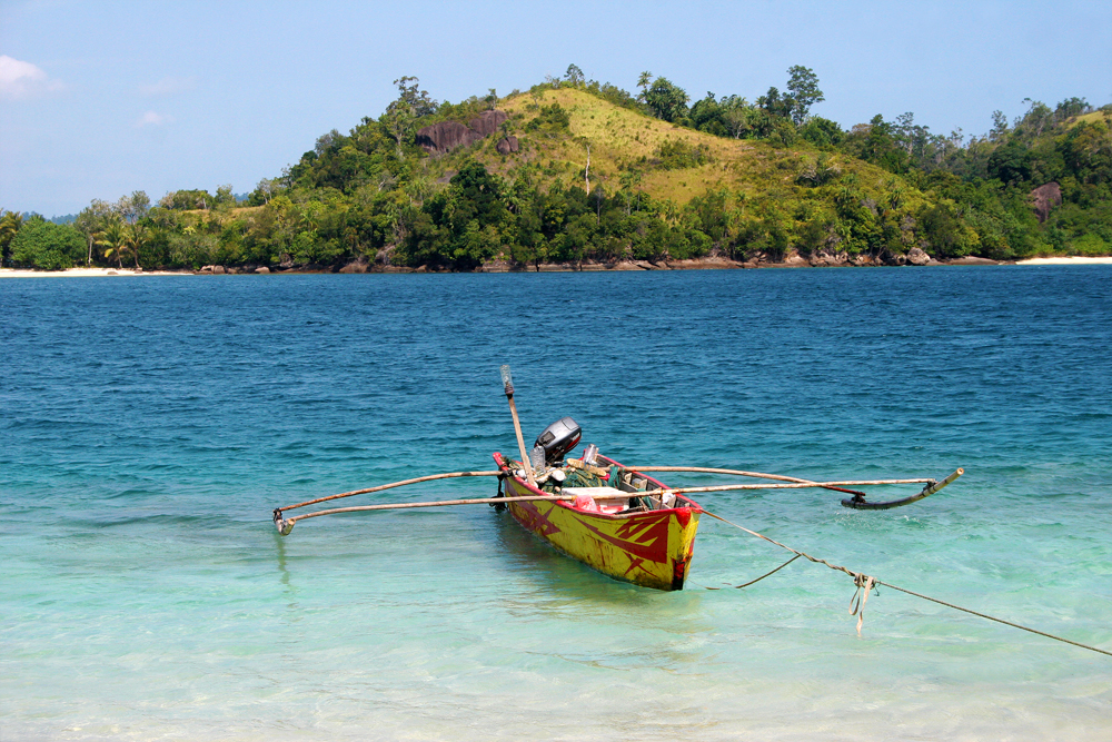 Island hopping by boat is just one thing you can do here...