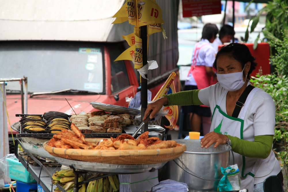 A food vendor in Chinatown.