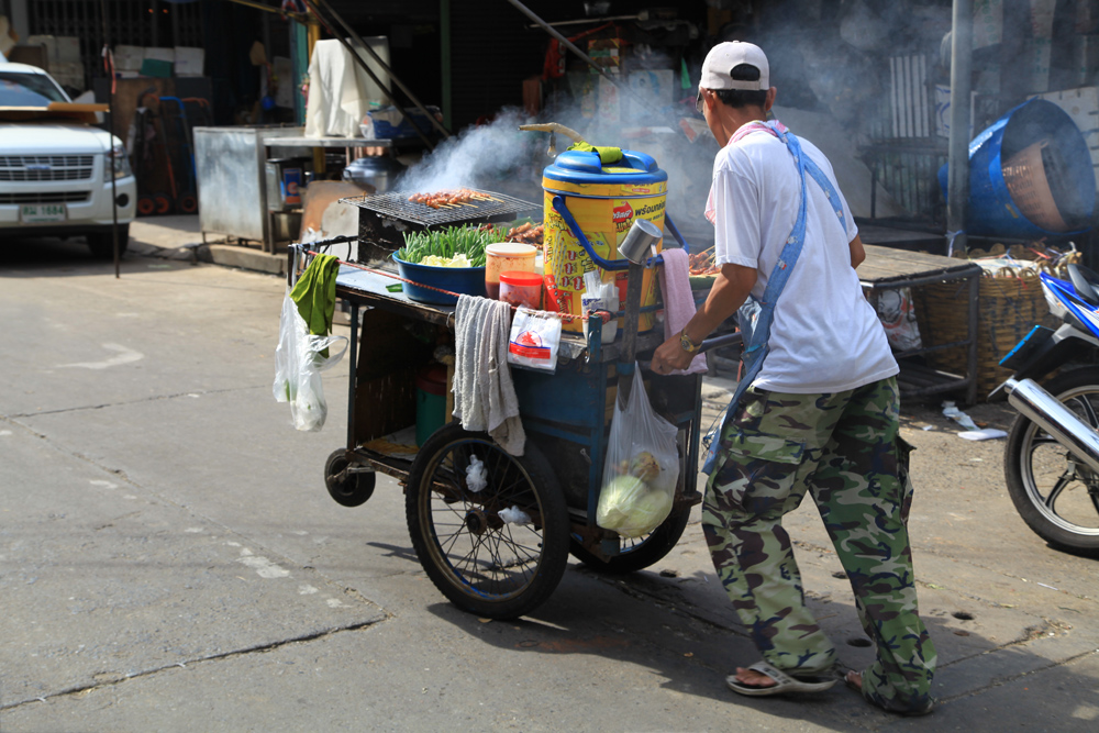 Food vendors are found in every city.