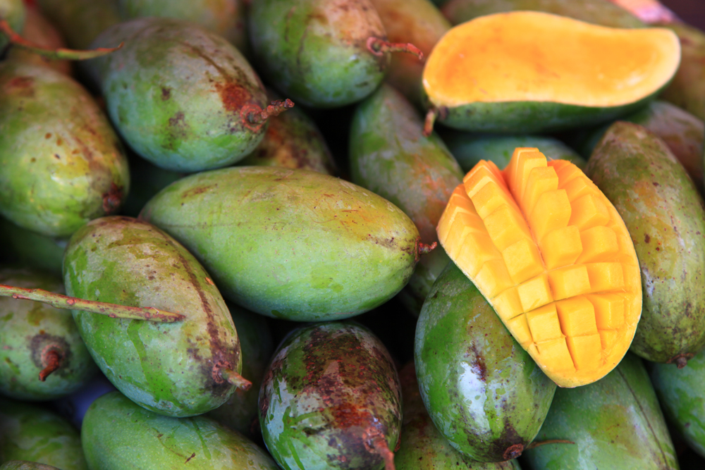 fresh-mango-market-bangkok-thailand Mangos are one of my favourite fruits.