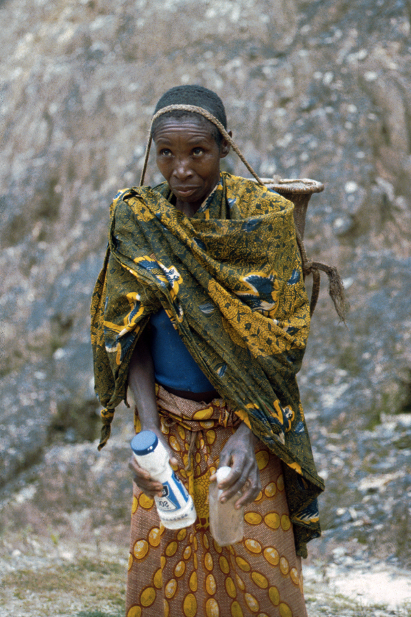pygmees-congo-africa A Pygmee woman in the Congo forest.