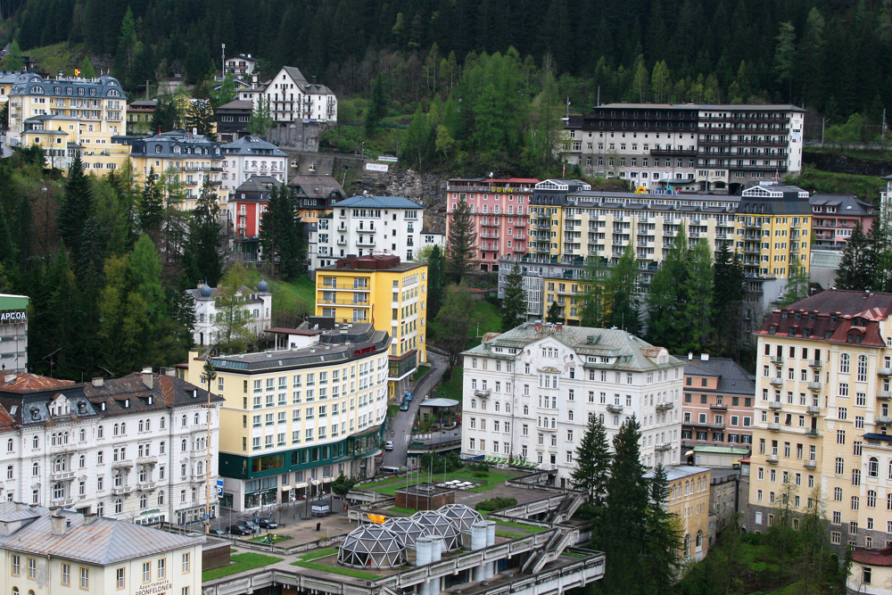 The historic multi-storey hotel buildings erect on the steep slopes of the center.
