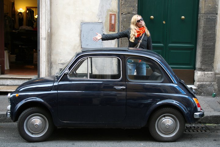 fiat-500-Cinquecento-roma-italy Old school Fiat's 500 aka Cinquecento's can be found all around the city and are perfect for all the little side streets in Rome.