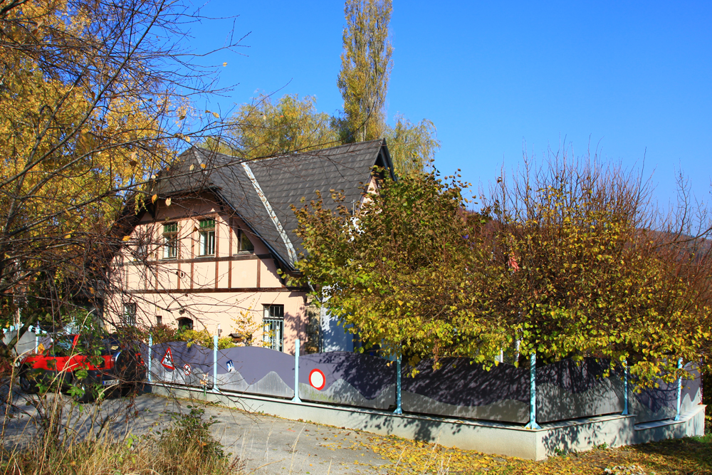 Home Sweet Home in the Viennese Woods.