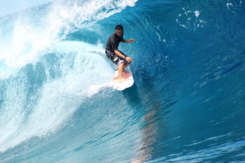 Can this surfer make it look any easier?