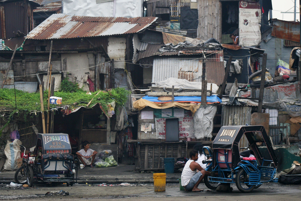 Slum area around "Smokey Mountain".