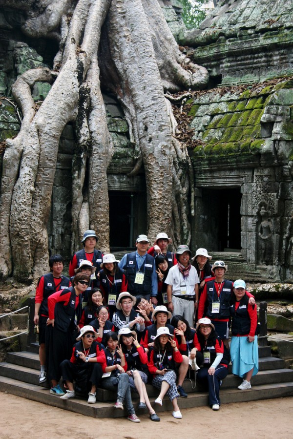 japanese-tourists-angkor-wat-cambodia Japanese tourists at Angkor Wat in 2010.