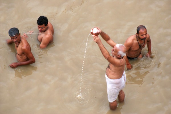 bathing-in-the-ganges-river-varanasi-india Bathing in the Ganges river.