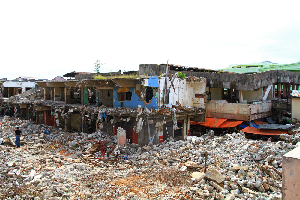 The aftermath of an earthquake in the center of Padang.