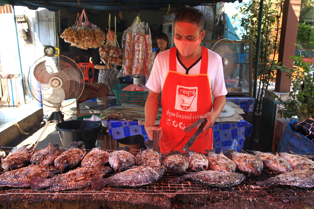 Grilled fresh fish at a food stall in Vientiane.