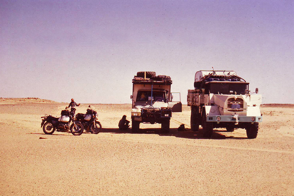 Our Austrian-German-Canadian convoy that would cross the Sudanese-Egyptian border illegally: our Mercedes-Benz Unimog 406, a MAN truck and two BMW's motorbikes.