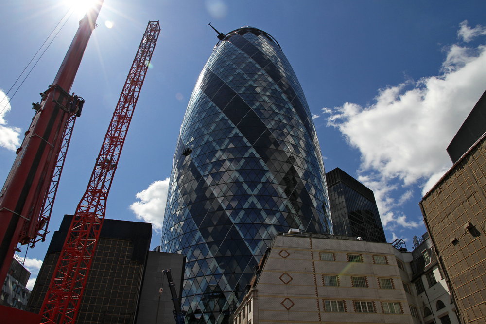 skyscraper-london-30-St-Mary-Axe 30 St. Mary Axe in London.