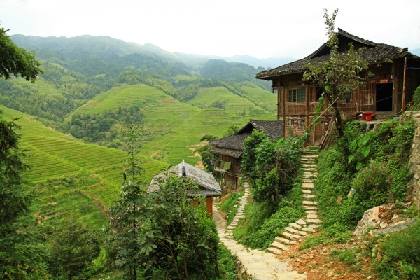 dazhai-village-longji-rice-terraces-china Walking back down from viewpoint Nr. 1 in Longshend County, China.