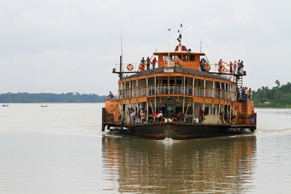 rocket-steamer-sundarbans-delta-bangladesh Rocket steamer arriving at Galachipa port in the Sundarbans, Bangladesh.