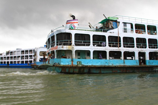 sadarghat-harbour-launches-dhaka-bangladesh "Launches" in Sadarghat harbor in Dhaka, Bangladesh.