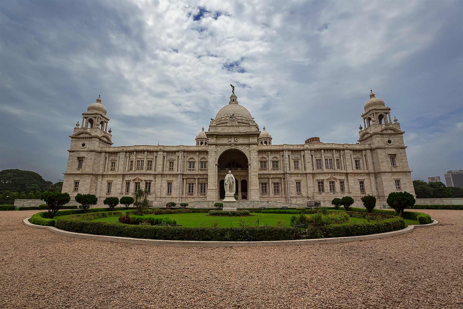 victoria-memorial-hall-kolkata-west-bengal-india