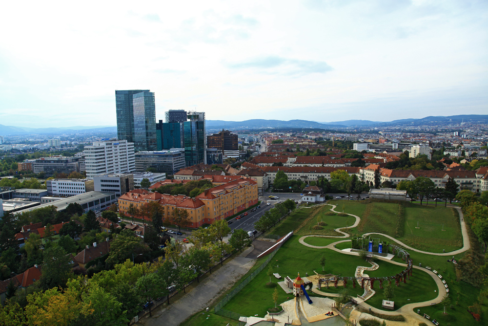 city-view-vienna-wasserturm-favoriten-austria A clear city view of Vienna, Austria.