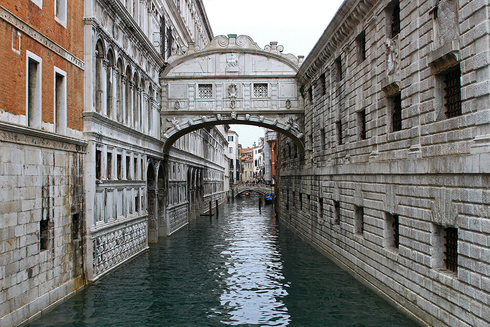 Ponte dei Sospiri "Bridge of Sights" in Venice connects the New Prison to the interrogation rooms in the Doge's Palace. 