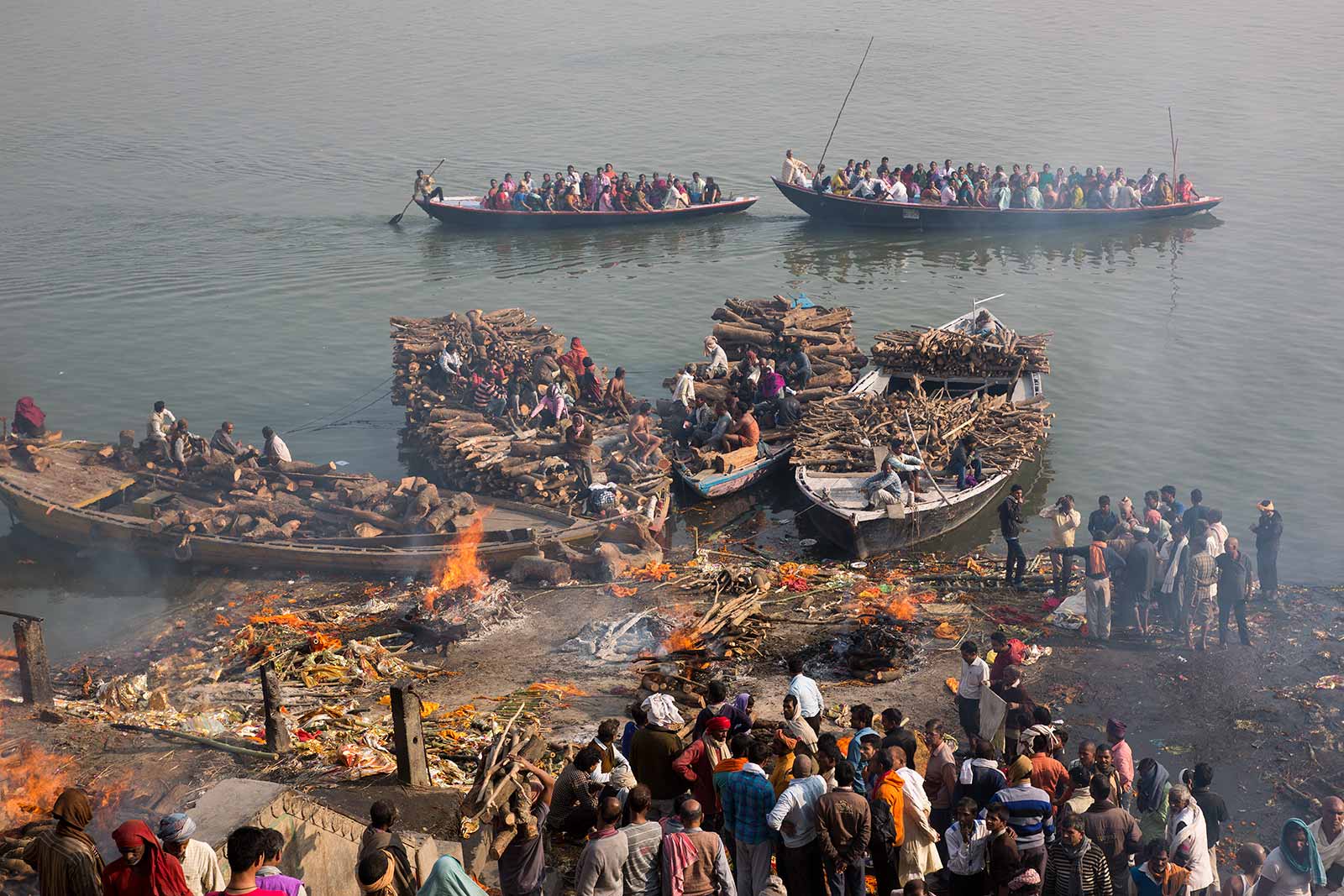 There are two main burning Ghats in Varanasi. Manikarnika Ghat can be seen here, which is also the largest one.