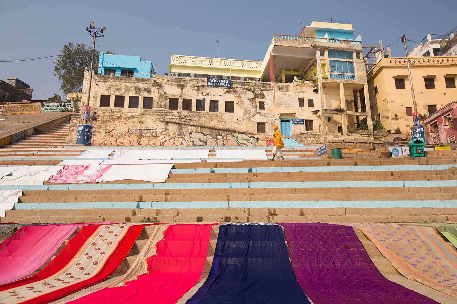 The city of Varanasi has grown along the arc of the Ganges, with the river as a focal point in one direction and growth of the city taking place in a semi-circular direction.