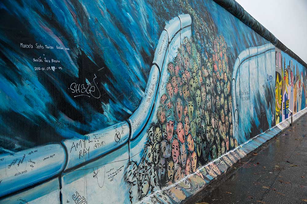 Street art along the Berlin Wall - East Side Gallery.