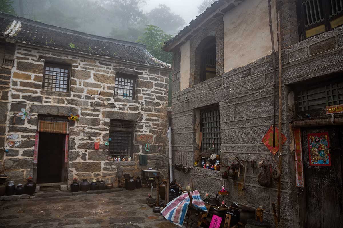 Strolling through the village of Guoliang will give you a great impression of the local way of living, which hasn't changed all that much in the last years...
