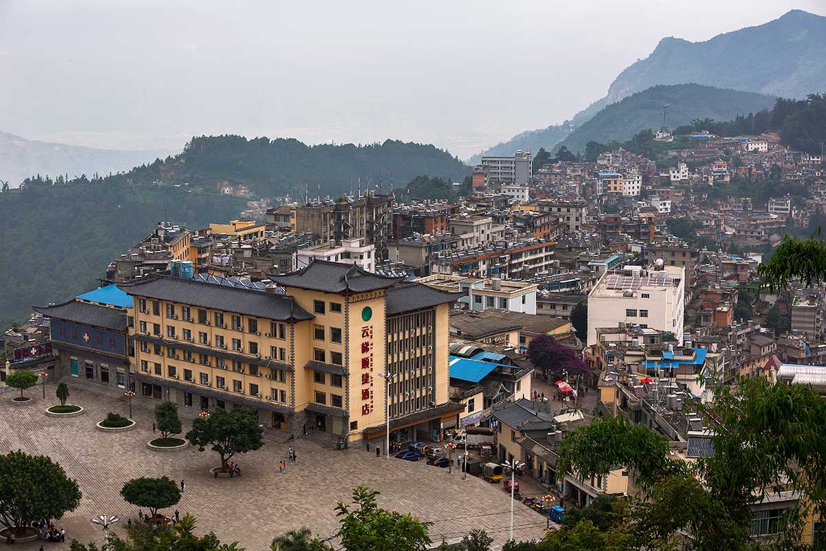 Xinjie, Old Yuanyang or New Yuanyang?! To make things complicated, if you are in Nansha, then you are in Yuanyang, and Yuangyang Old Town is Xinjie, and if you are in Xinjie, then you are in Yuanyang, and Yuangyang New City is Nansha. Got it?!