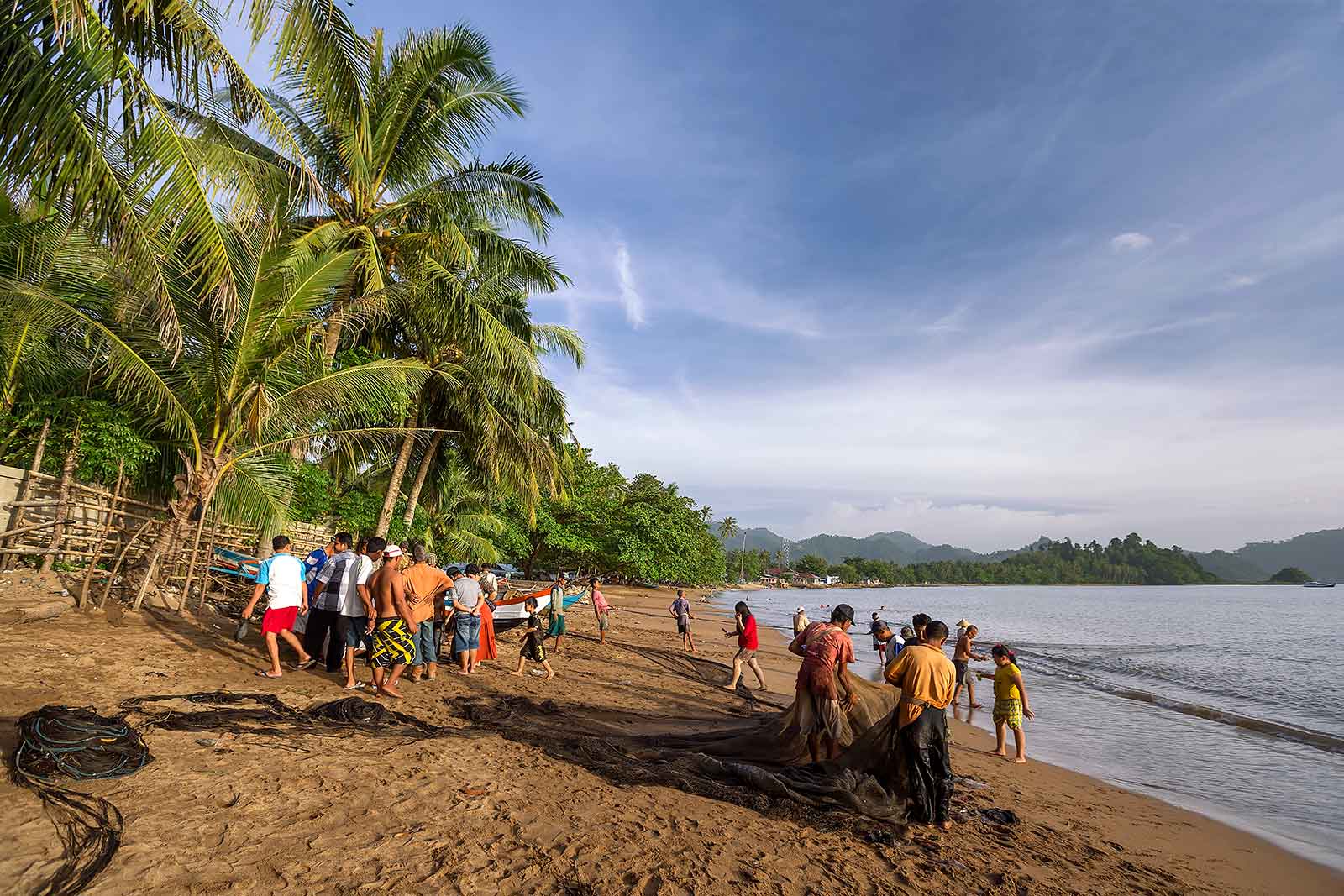 fishermen-bungus-beach-padang-west-sumatra-indonesia-1