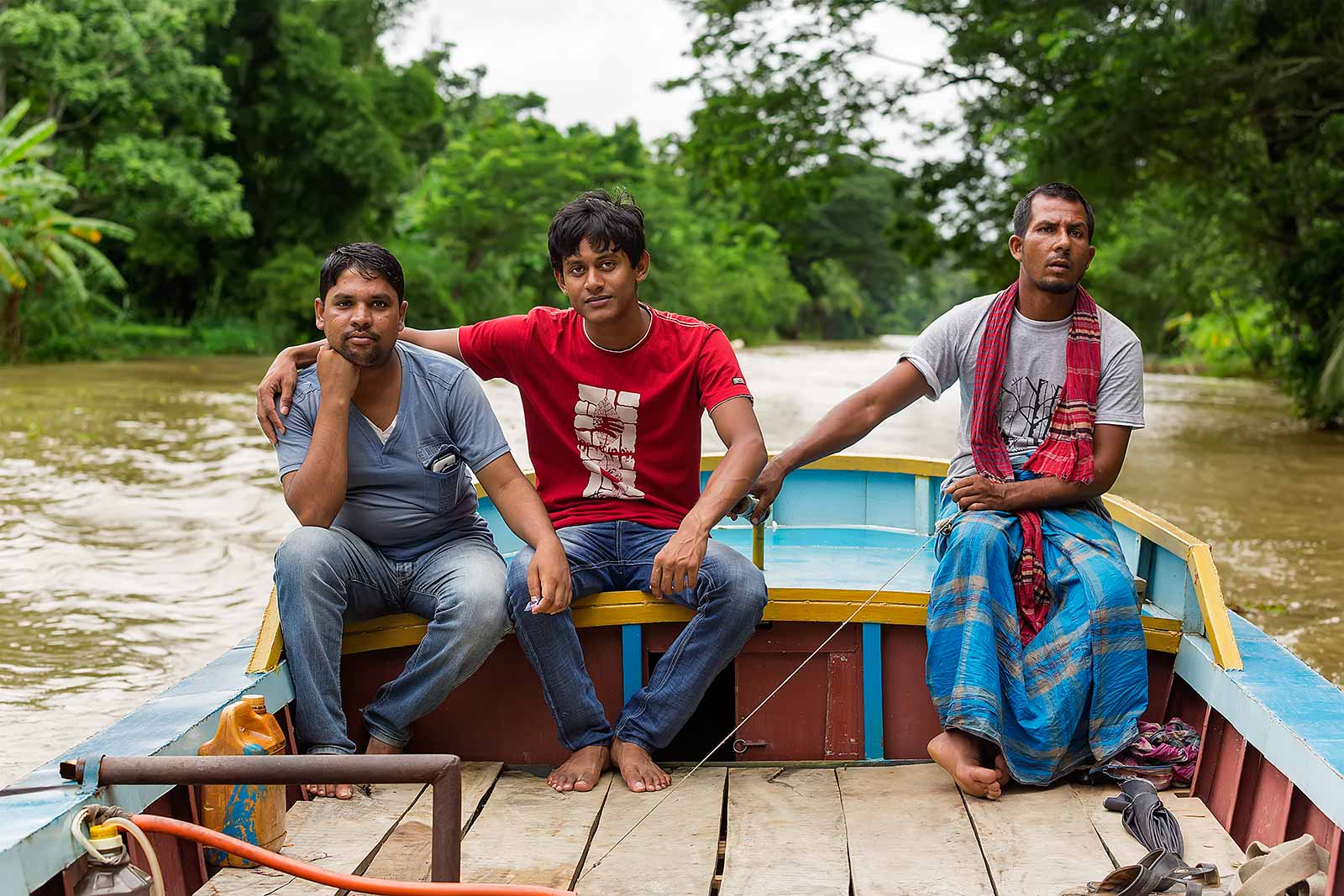 guava-plantations-boat-canal-swarupkathi-bangladesh-4