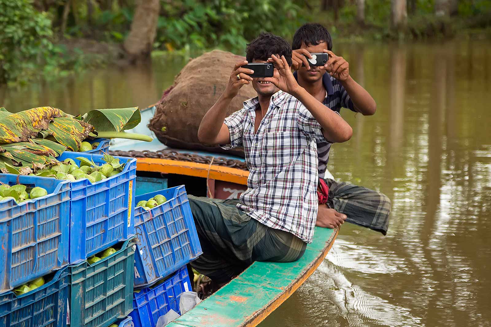 guava-plantations-boat-canal-swarupkathi-bangladesh-5