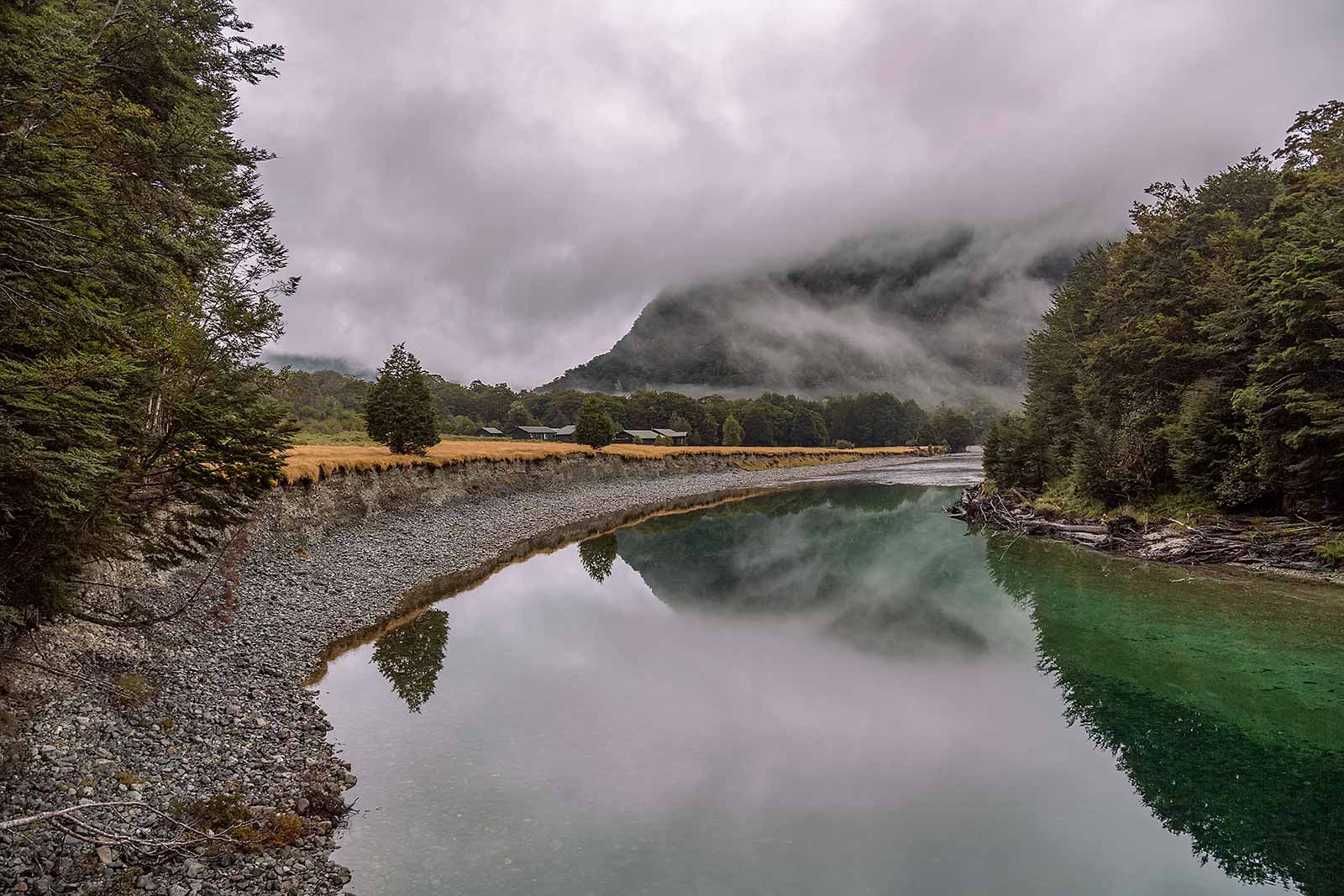 milford-track-glade-house-new-zealand