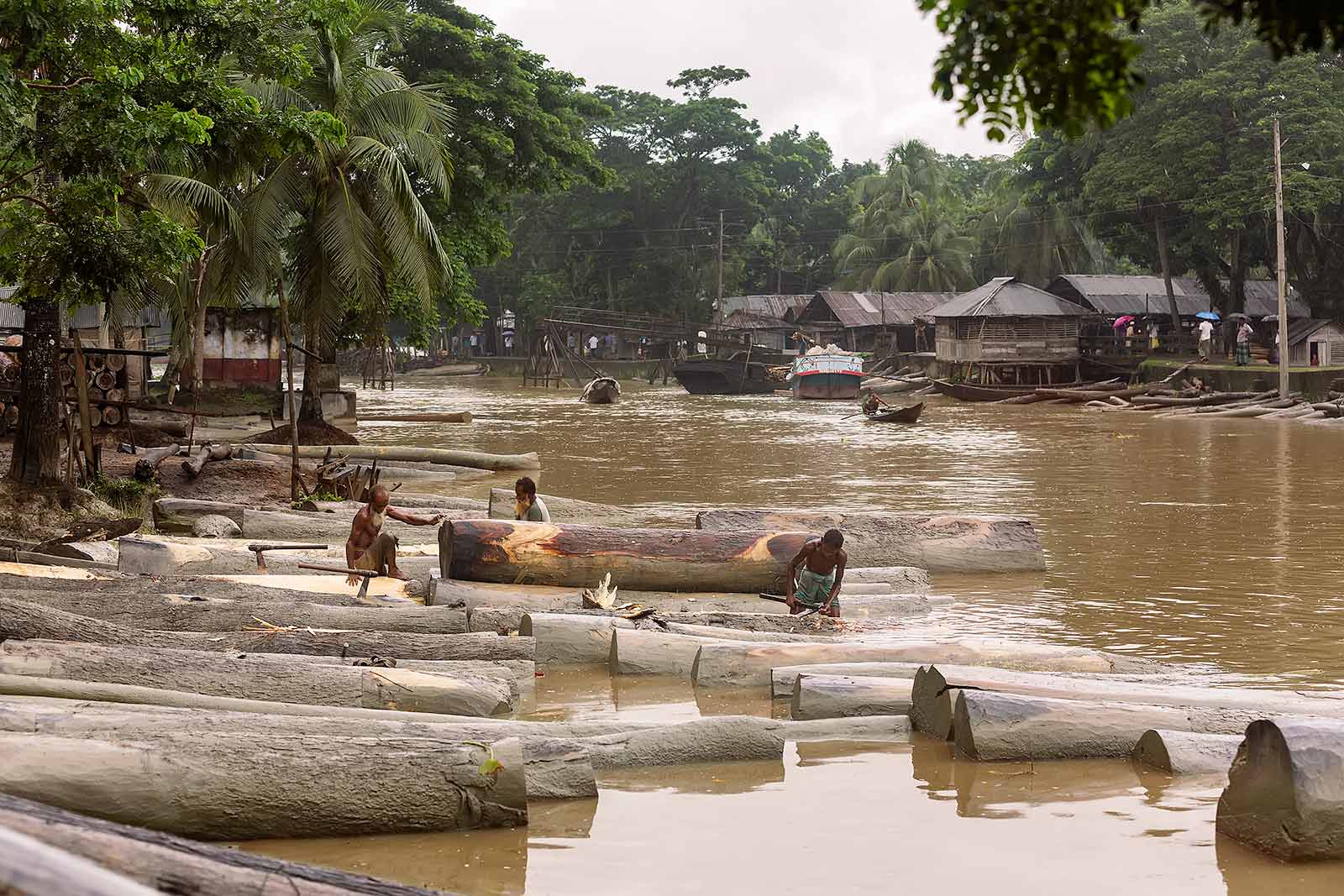 wood-market-boat-canal-swarupkathi-bangladesh-1