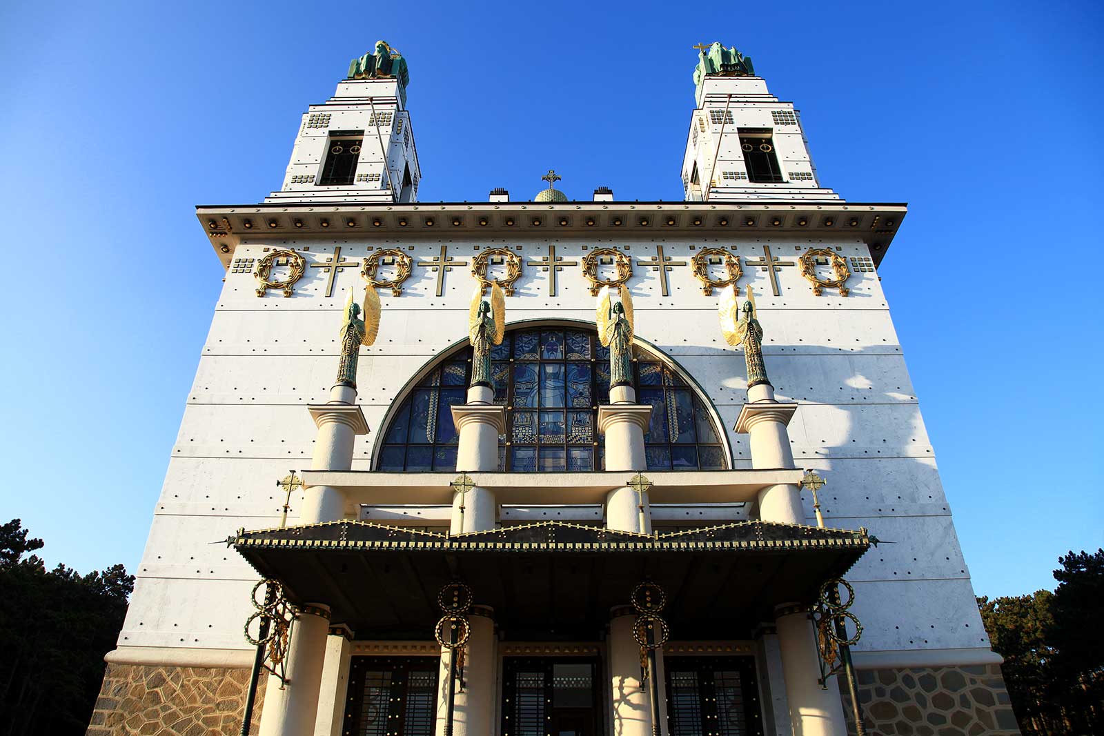 otto-wagner-church-steinhof-grounds-vienna-2