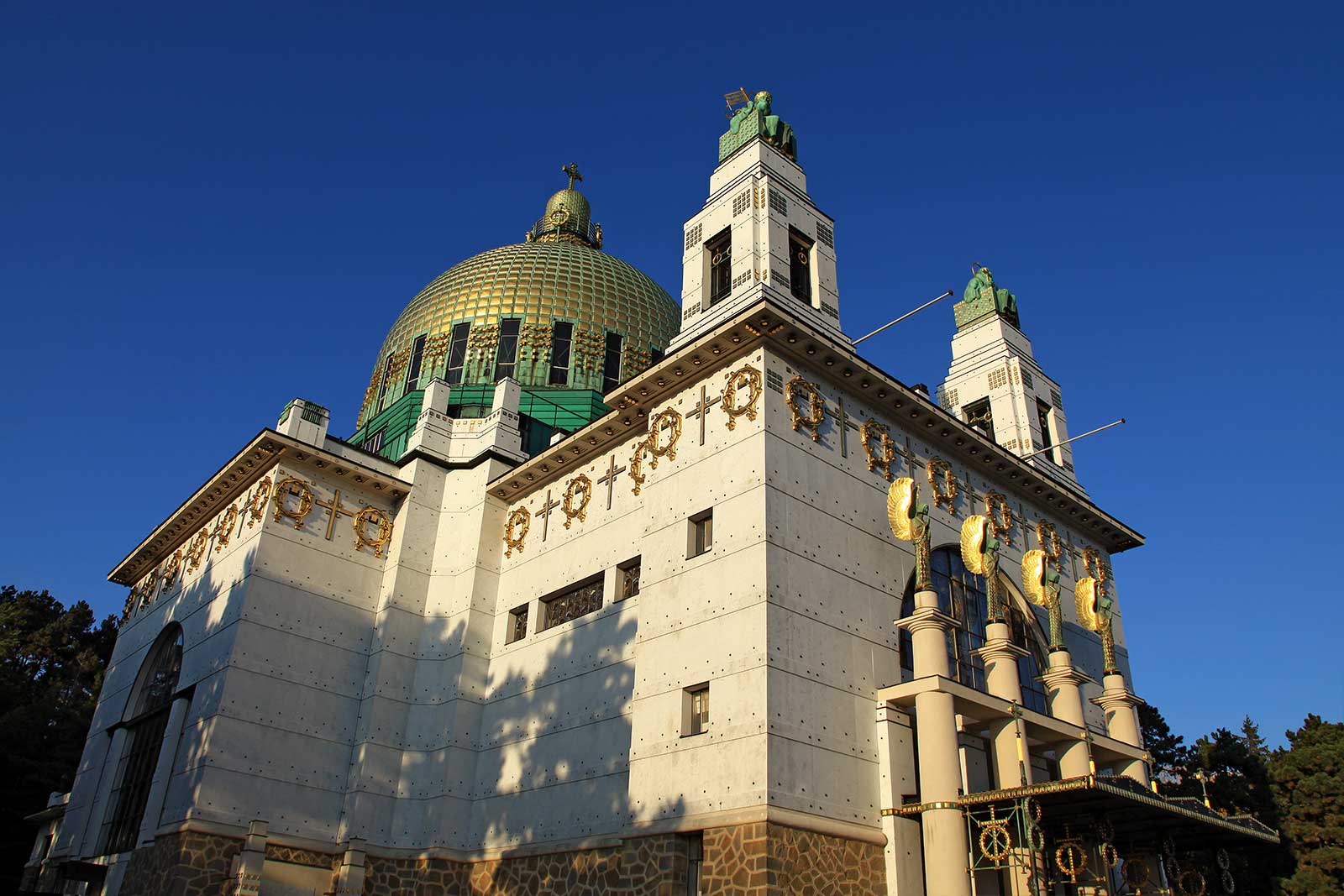 otto-wagner-church-steinhof-grounds-vienna-4