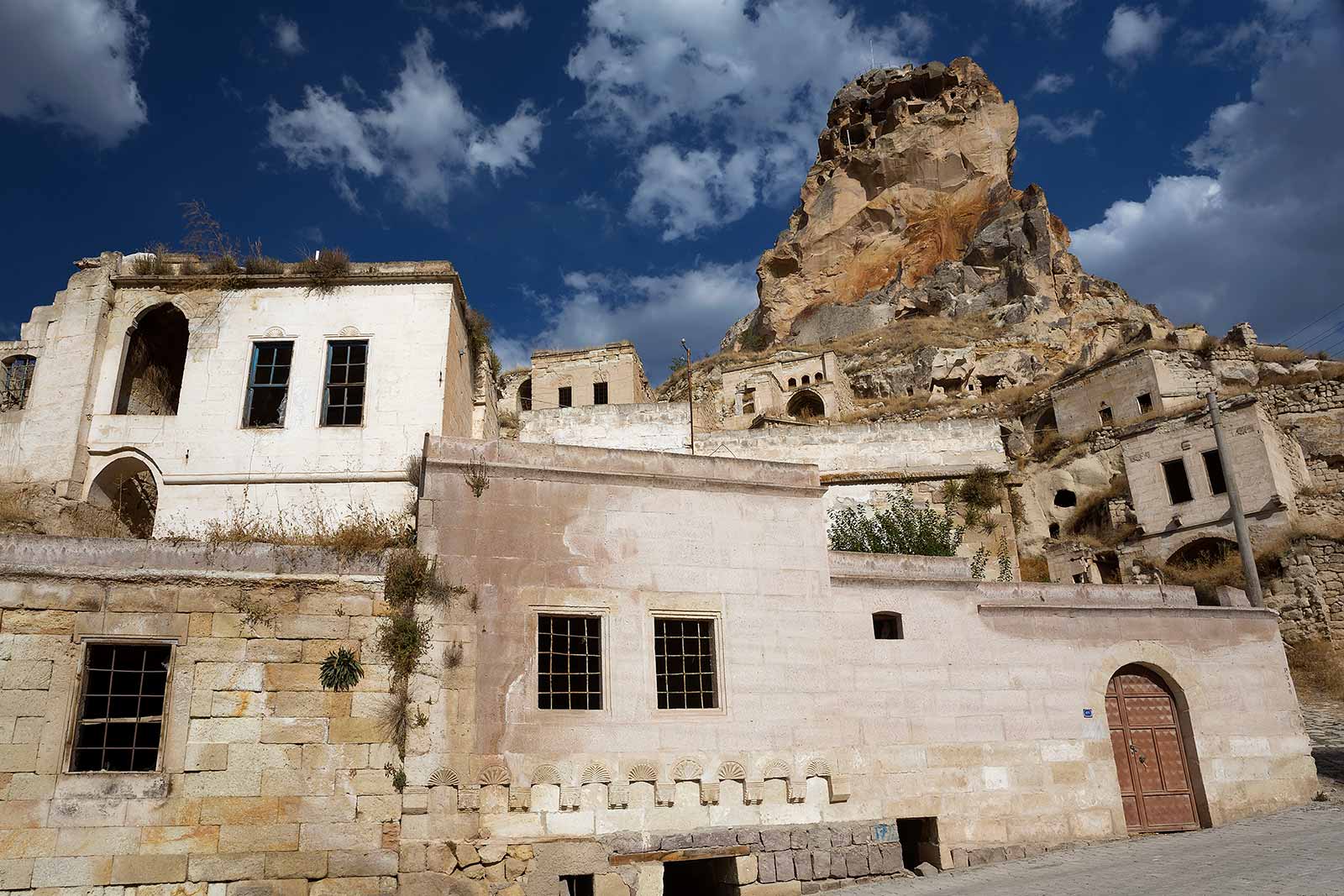 Wander downwards from the main square Ortahisar and you'll discover cobbled streets framed by stone-house ruins leading out to a gorge of pigeon house–speckled rock.