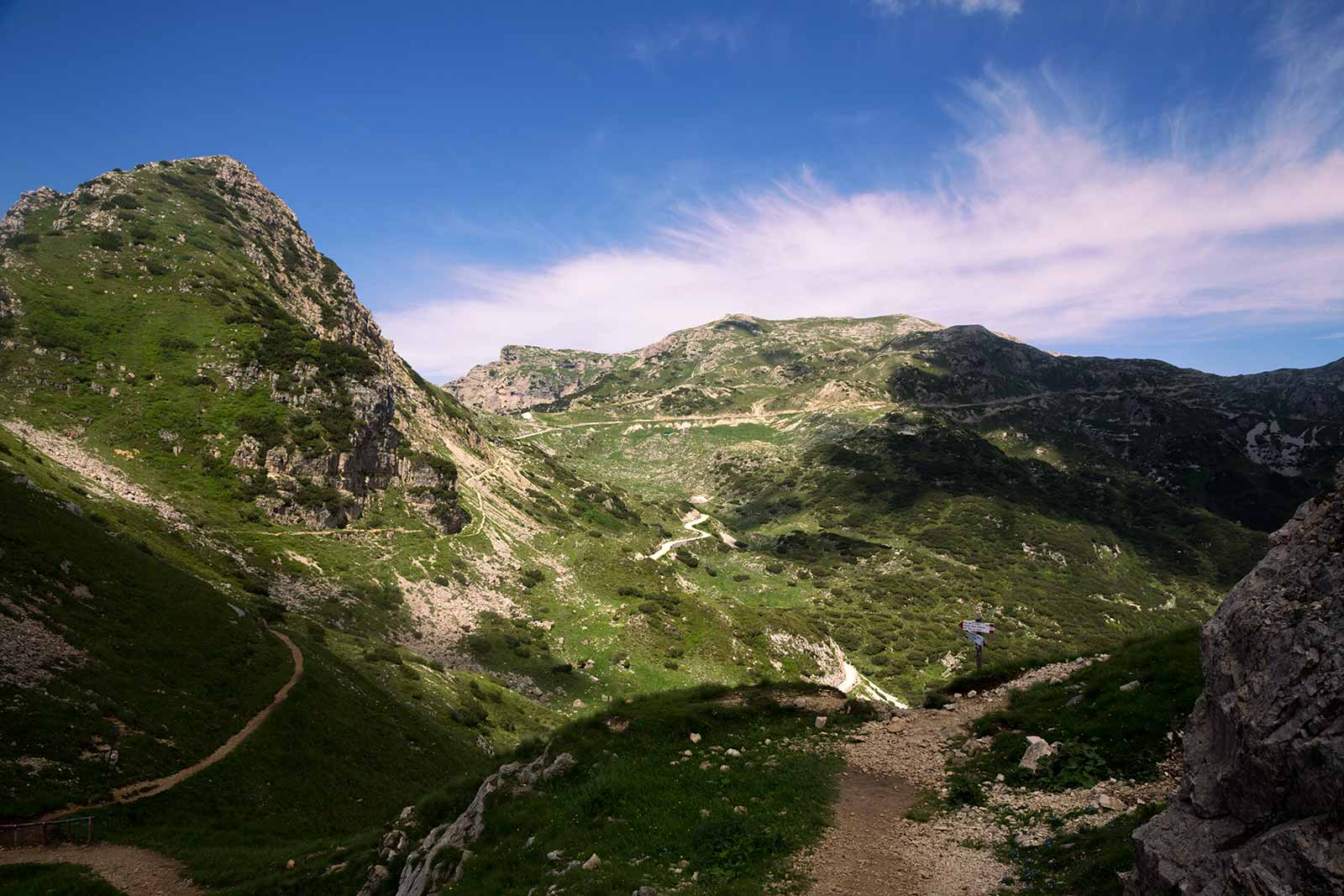 Strada delle 52 Gallerie starts at Bocchetta di Campiglia (altitude of 1216 m) and ends at the Porte del Pasubio (altitude of 1928 m).