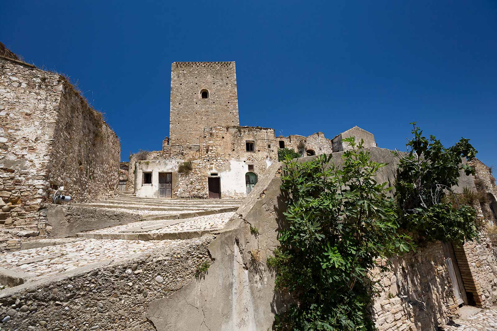 It wasn’t difficult to imagine what living in Craco must have been like, standing at the large windows overlooking the surrounding fields which go on for miles or peering inside a desolate church which was once the focus point of a community.