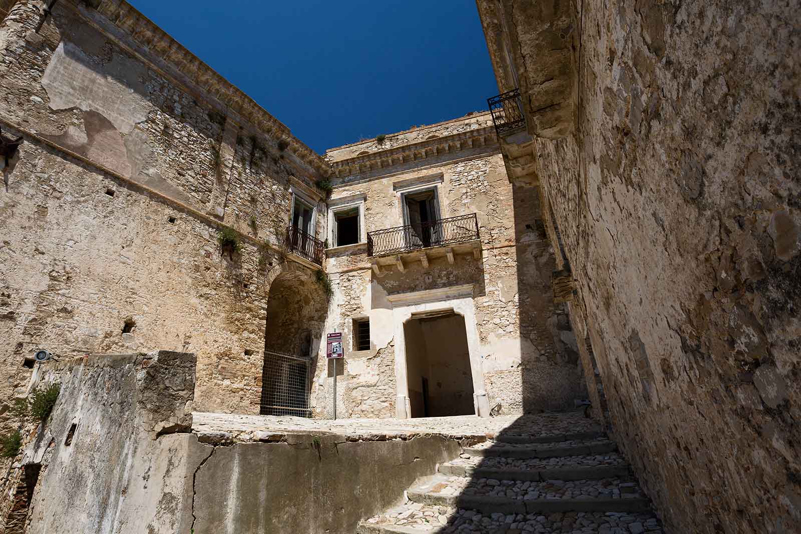 It was actually quite difficult to comprehend that less than 50 years ago, this Craco would have been buzzing with life.