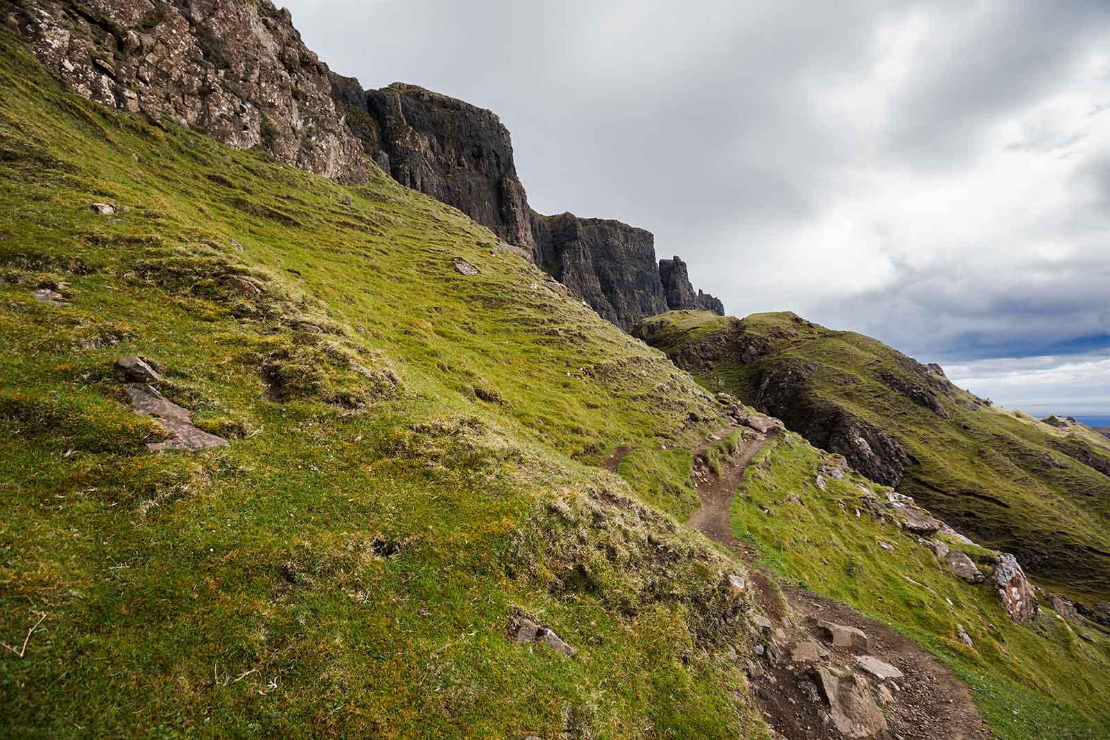 One of the most beautiful hikes in the world, with the most stunning landscape: The Quiraing in Scotland.