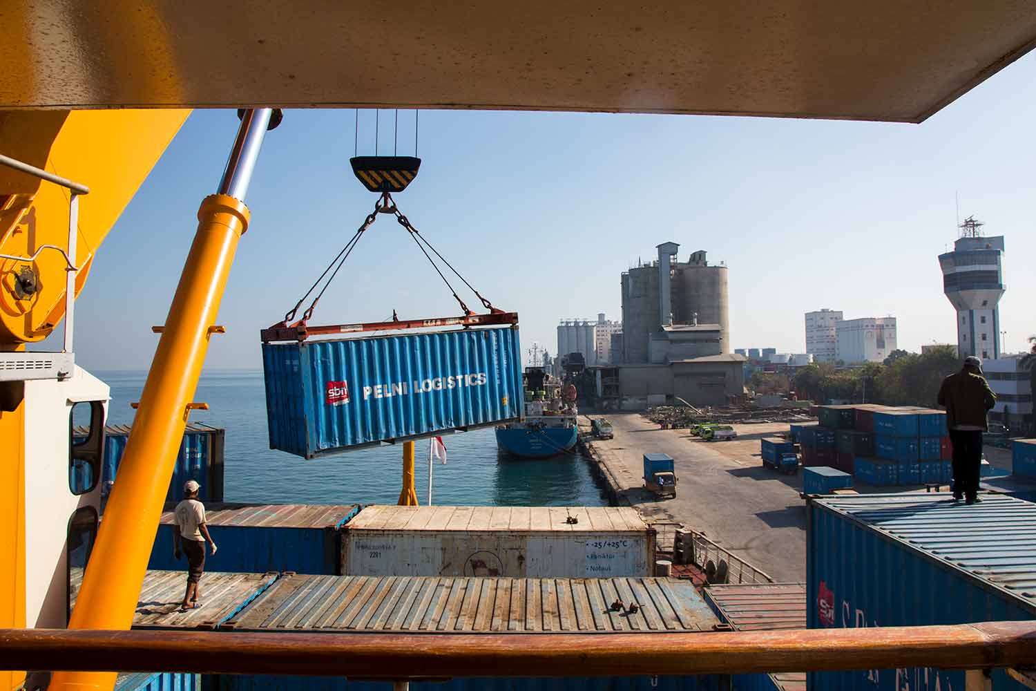 Maluku Islands: The transportation of cargo is the main source of income for Pelni.