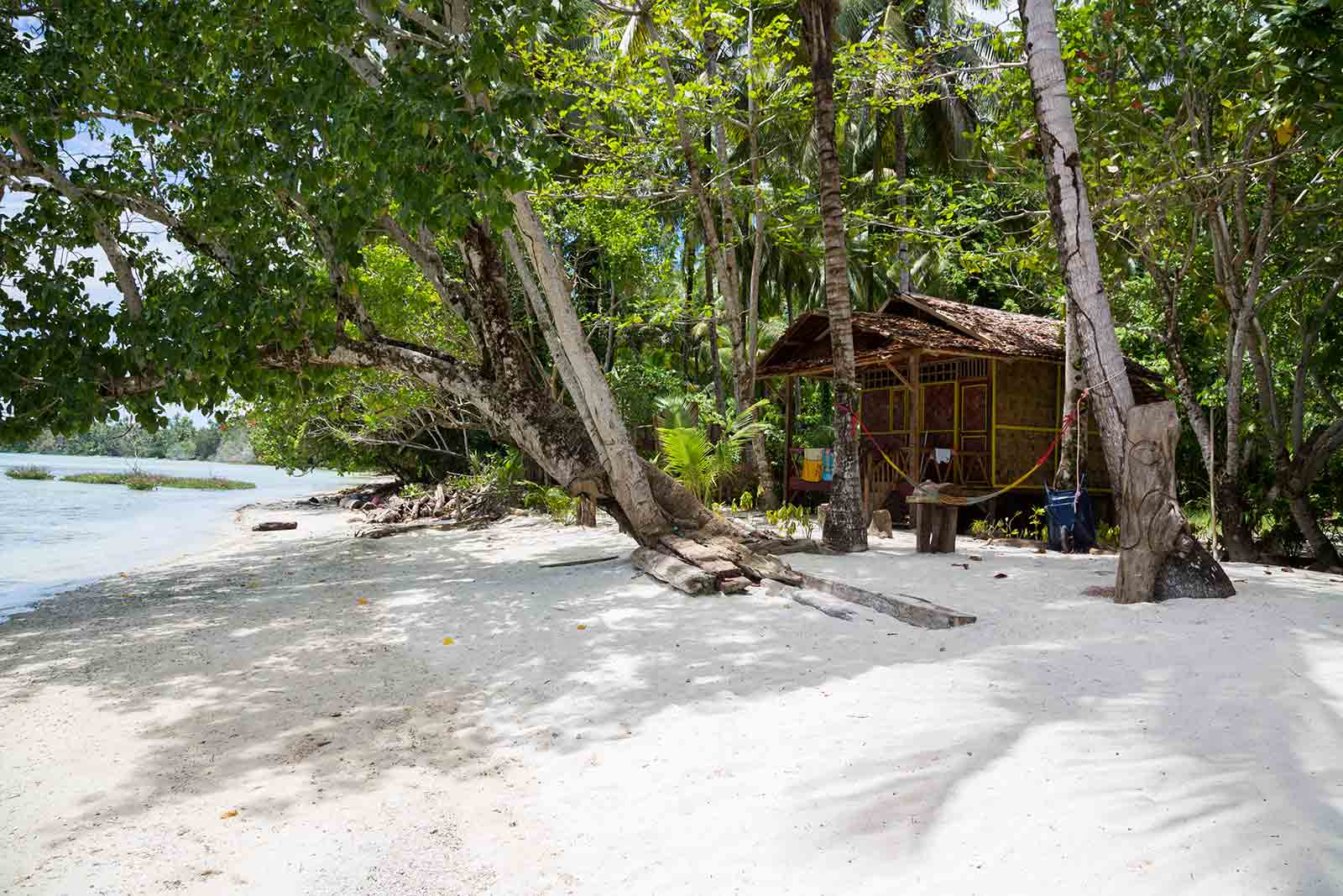 Maluku Islands: Puntih Lessi Indah Homestay on Saparua is the best place to stay at for some serious beach action.